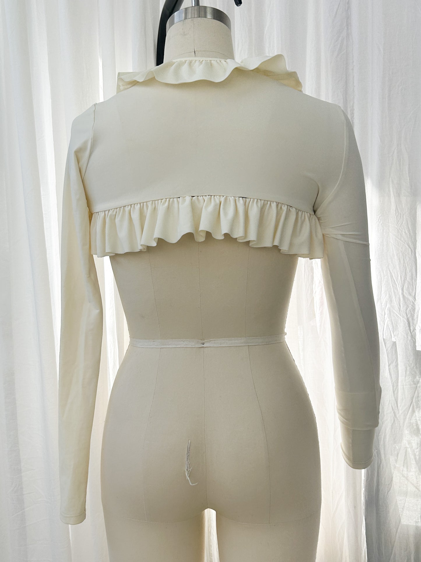 AW23- Frilly bolero- pearl (extra small)