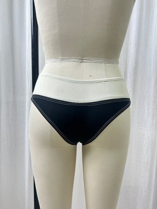 Black/Pearl Low Waisted Bikini Bottom - M