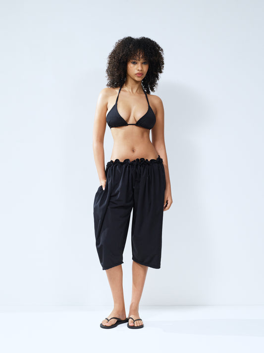 Ruffle capri board short - black