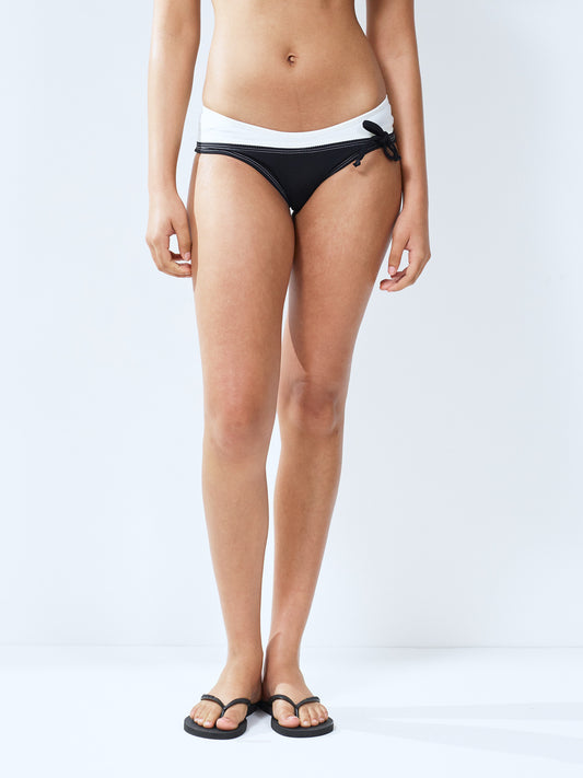 Classic low rise bikini bottom - black/pearl (e-store exclusive)
