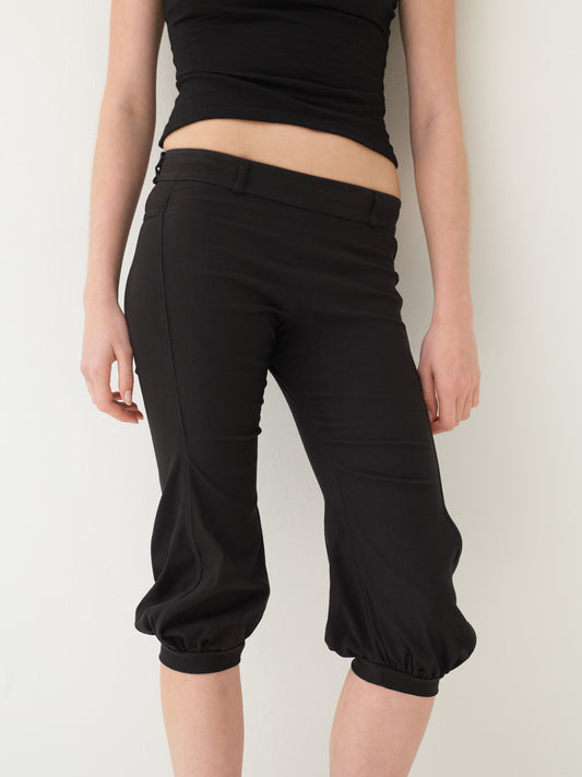 Toque panelled capri trouser - black