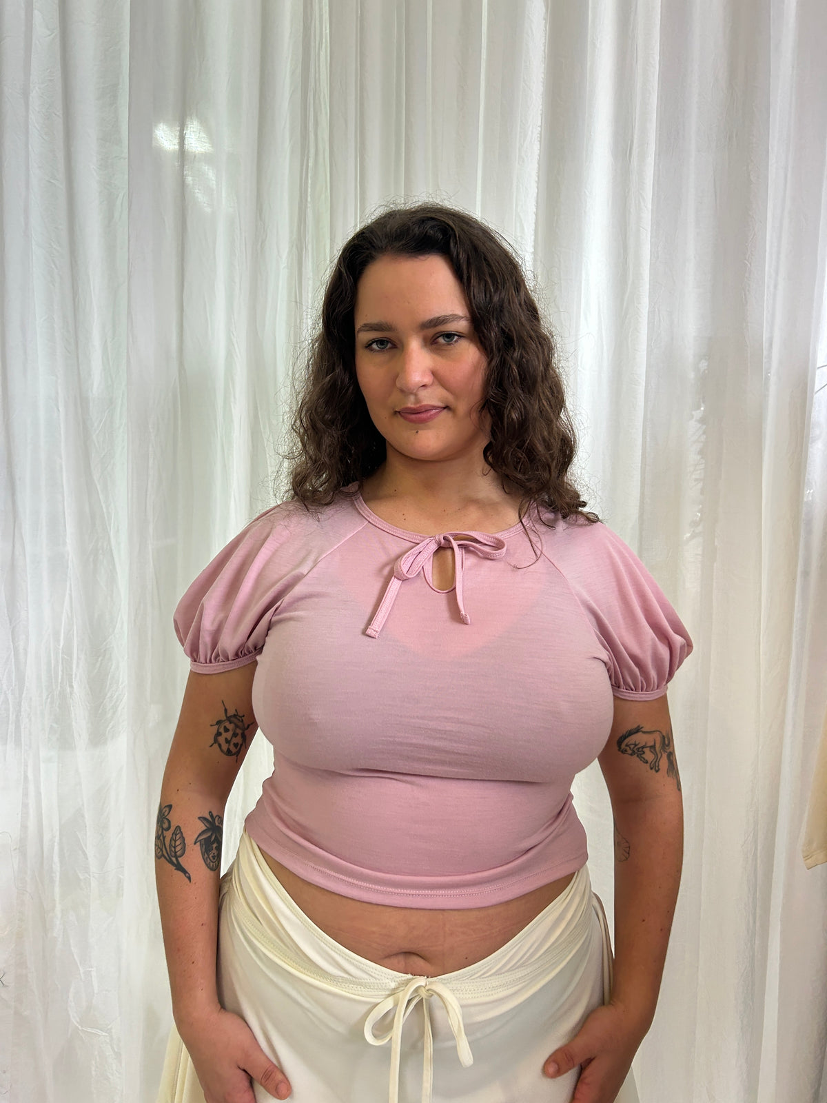 Premium merino wool raglan keyhole tee - dusty pink