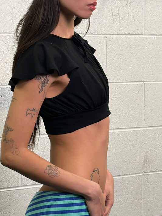 Fleur flounce crop in merino wool - black
