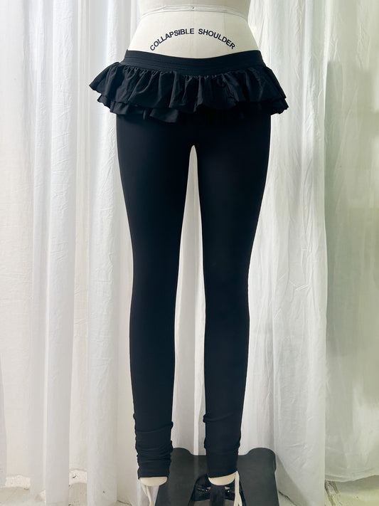 AW23 Frilly skort - black (extra small)