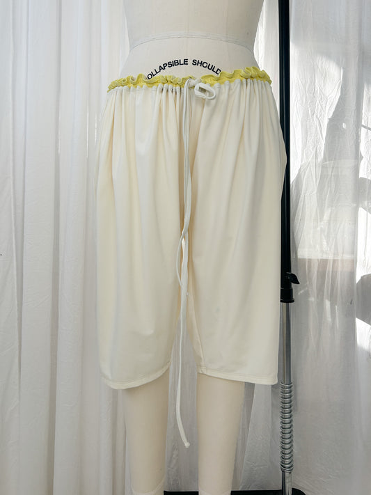 Frilly capri pants - pearl/lemon (medium-large)