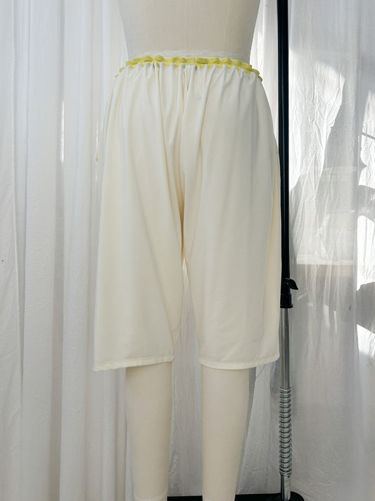 Frilly capri pants - pearl/lemon (medium-large)