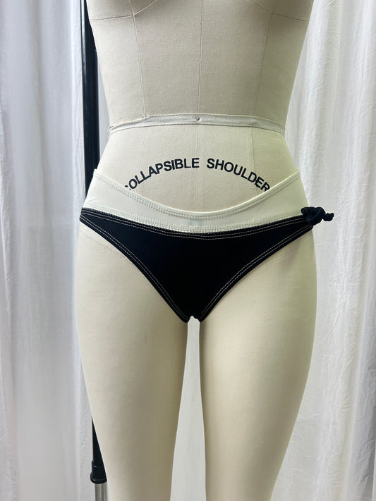 Black/Pearl Low Waisted Bikini Bottom - M