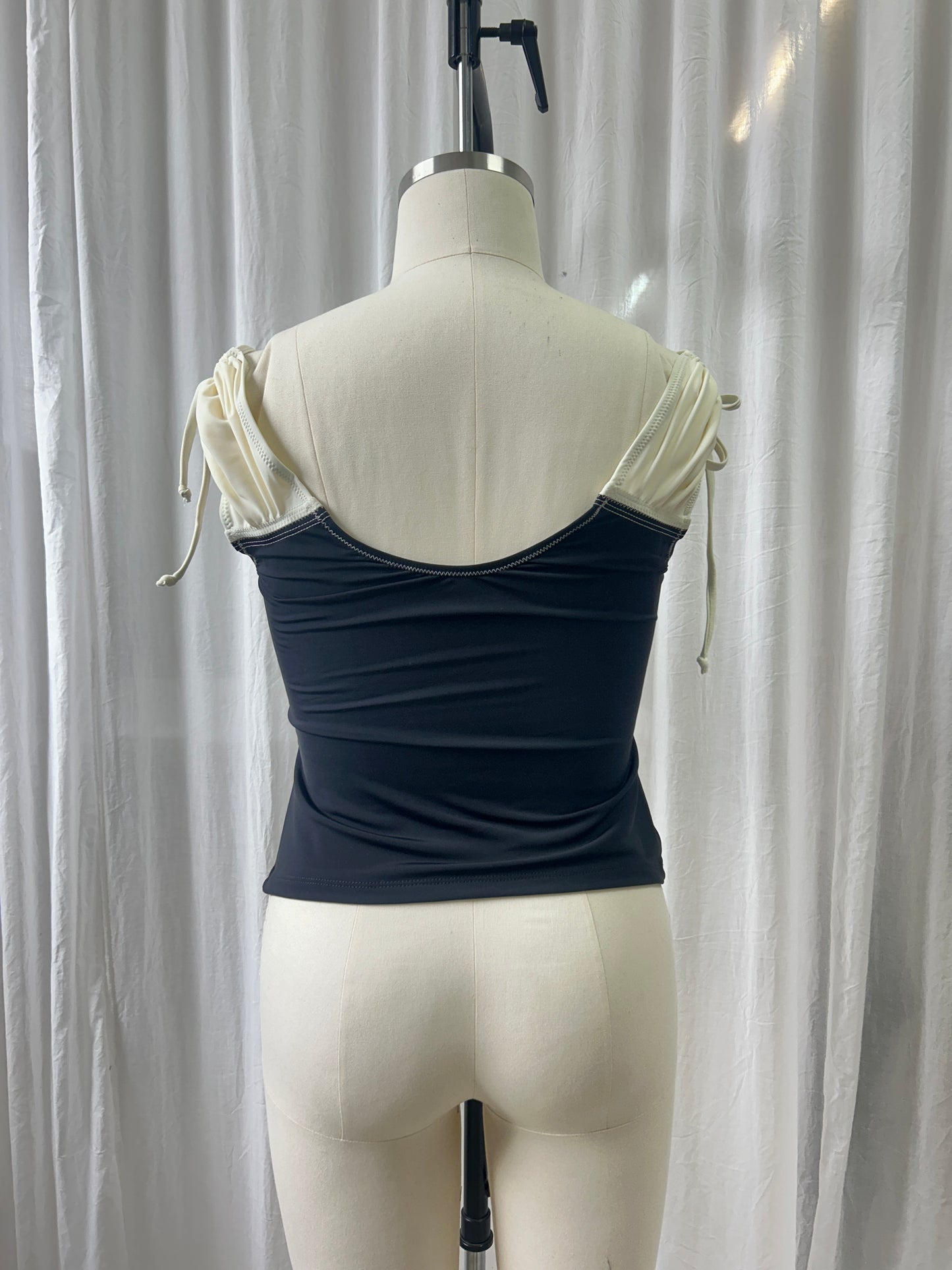 Scooped Tie Up blouse - Pearl/Black L