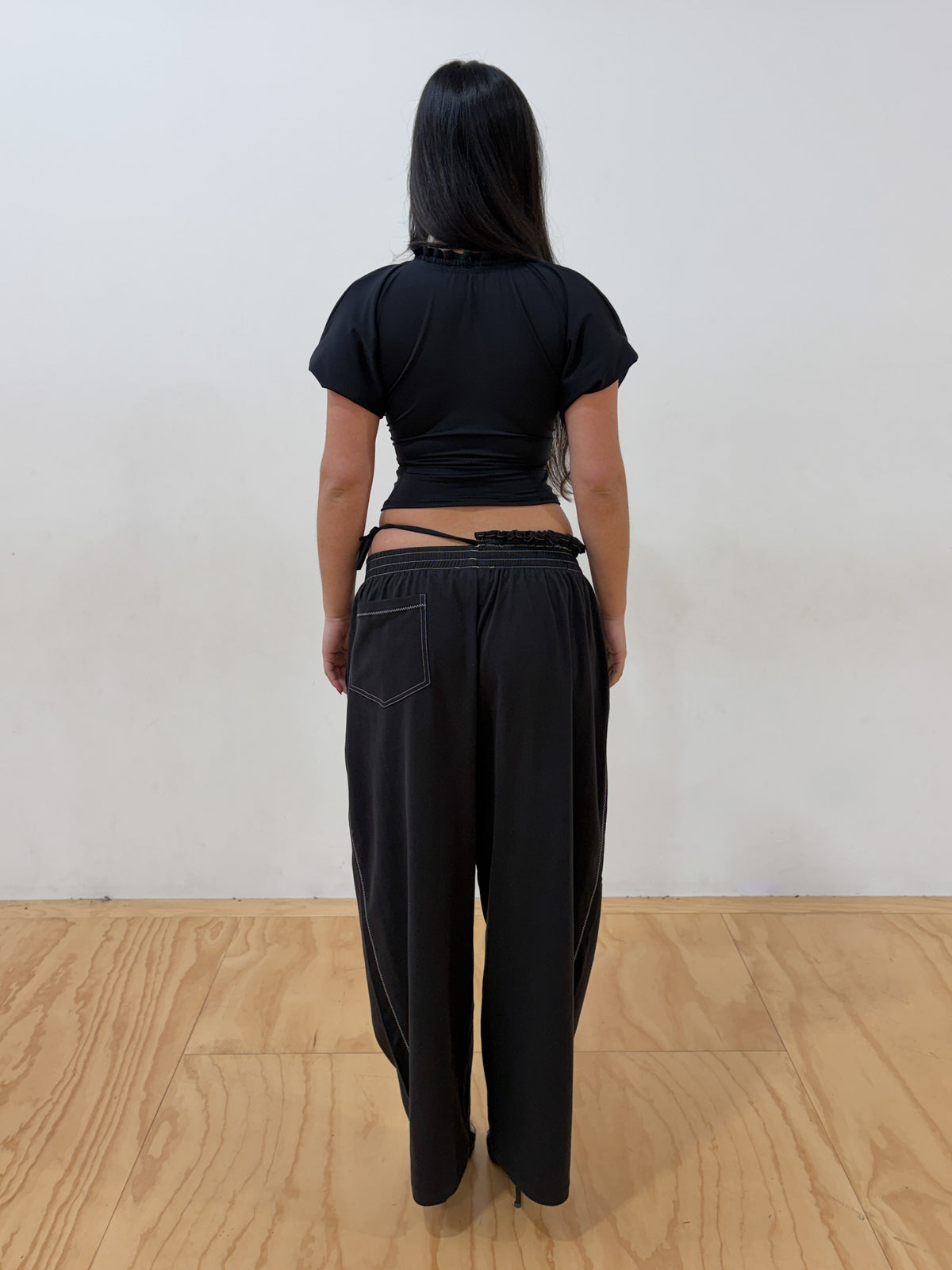 Frilly Twill Trouser in cotton tencel - black